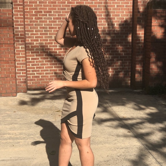 Tan/Black fitted deep V Neck dress - Picture 2 of 2